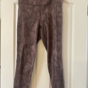 Feather-Swash High-Rise Leggings in Mauve Taupe